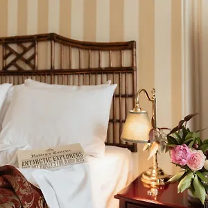 Hadley's Orient Hotel